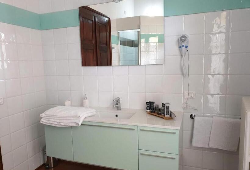 호스텔 Locanda Al Portone