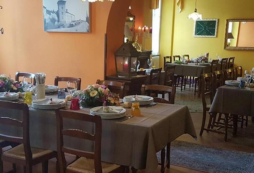 호스텔 Locanda Al Portone