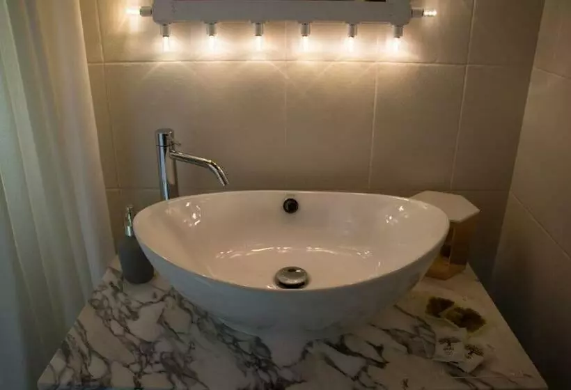 تختخواب و صبحانه Cece Nove   Sotto L Arco