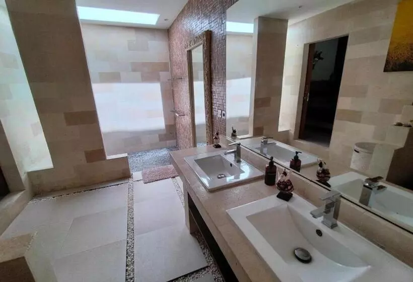 ベッドアンドブレックファースト Villa Pilou Boutique