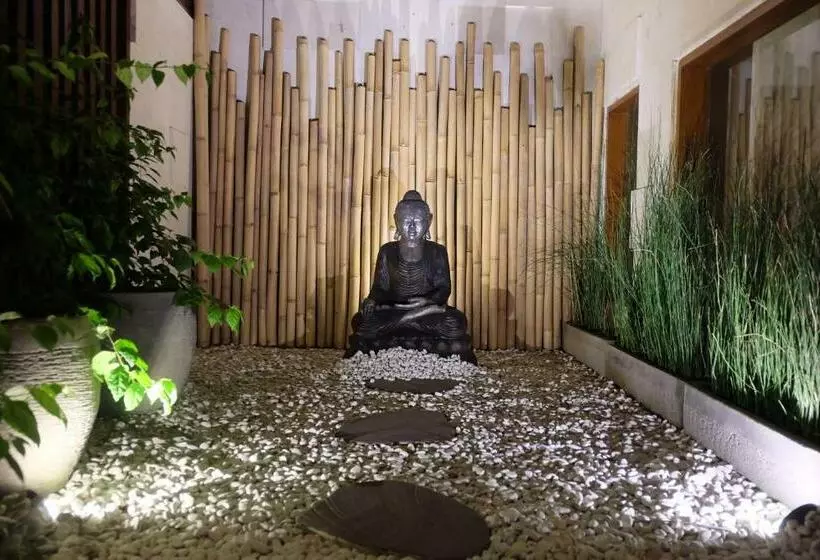 ベッドアンドブレックファースト Villa Pilou Boutique