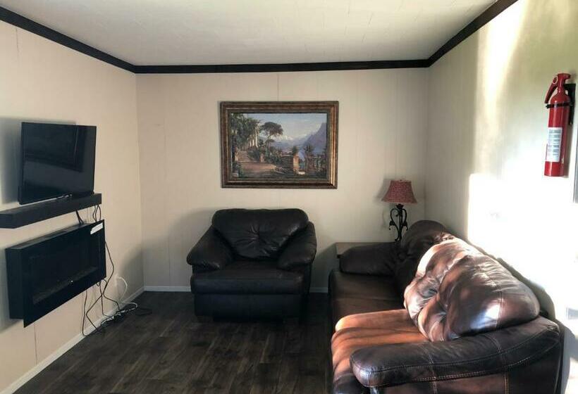 Отель Marina Chibougamau