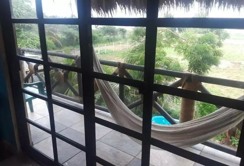 ペンション Beach Front Guesthouse