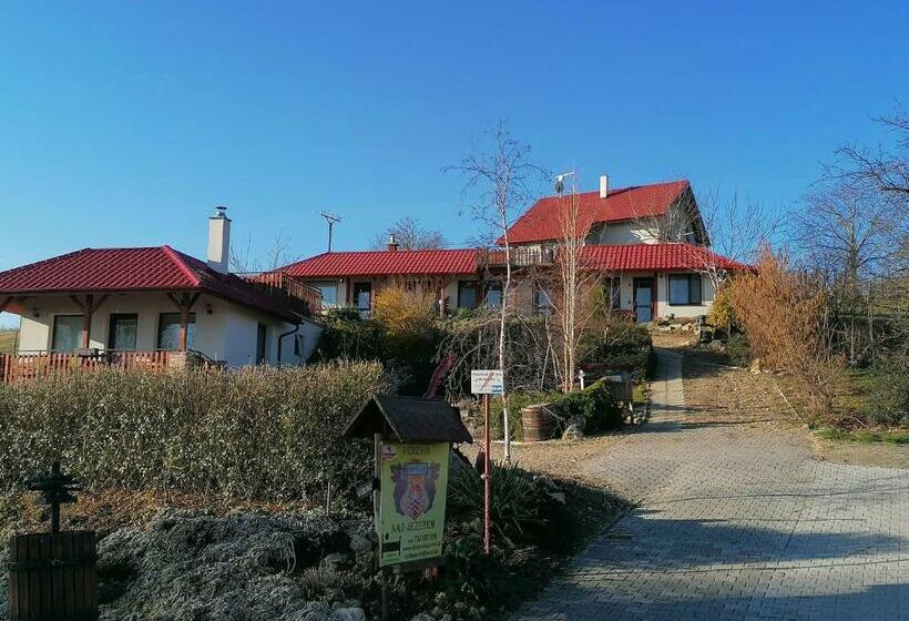 펜션 Penzion Nad Jezerem