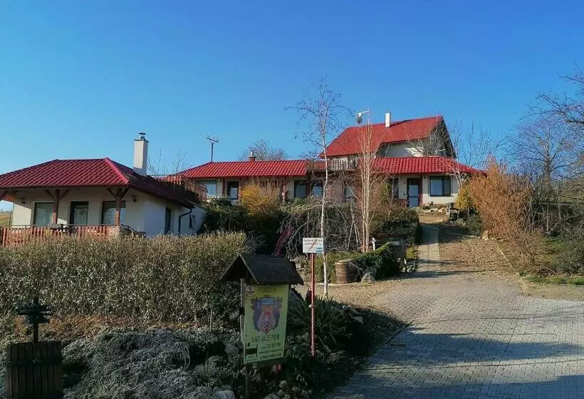 ペンション Penzion Nad Jezerem