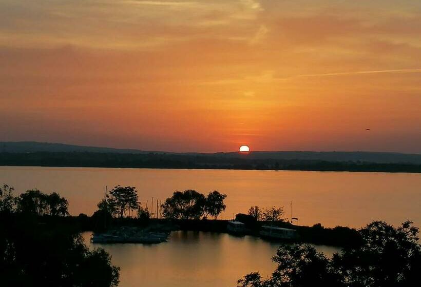 펜션 Penzion Nad Jezerem