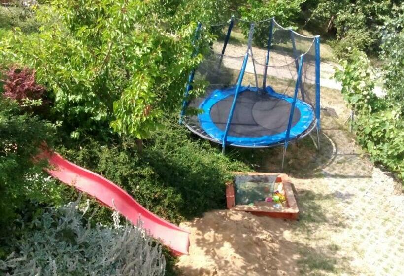 펜션 Penzion Nad Jezerem