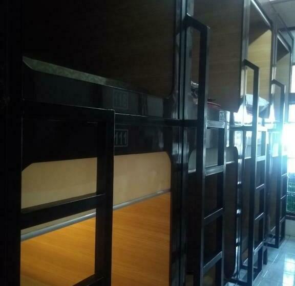 פנסיון Skyz Hostel