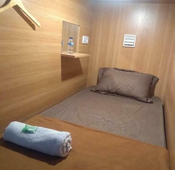 פנסיון Skyz Hostel