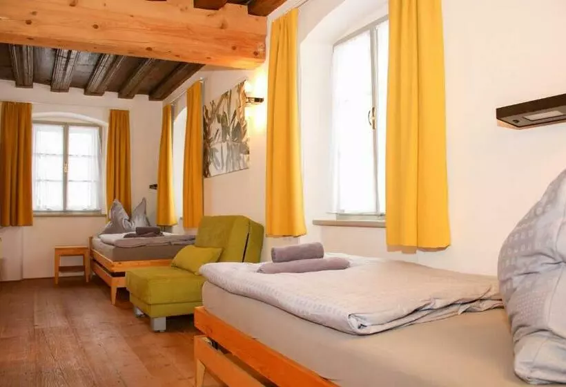 Aamiaismajoitus (B&B) Schwarzes Haus