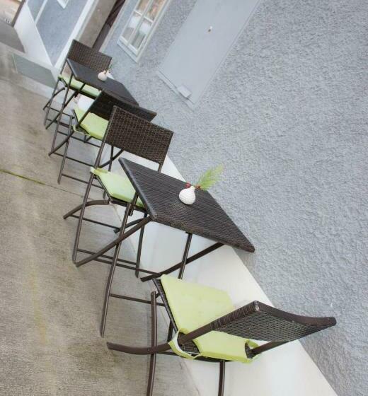 Aamiaismajoitus (B&B) Schwarzes Haus