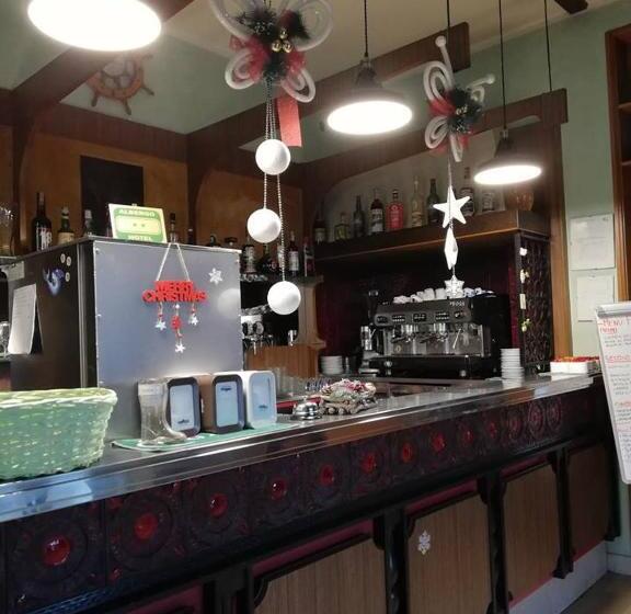 호텔 Albergo La Rovere