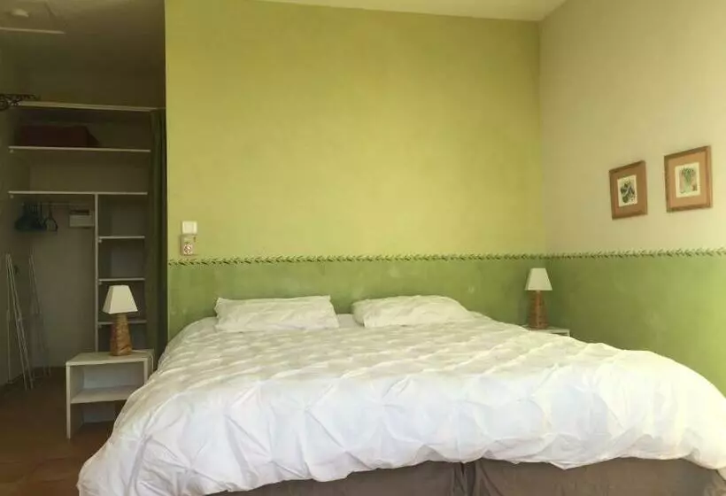 Majatalo Au Pied Du Ventoux