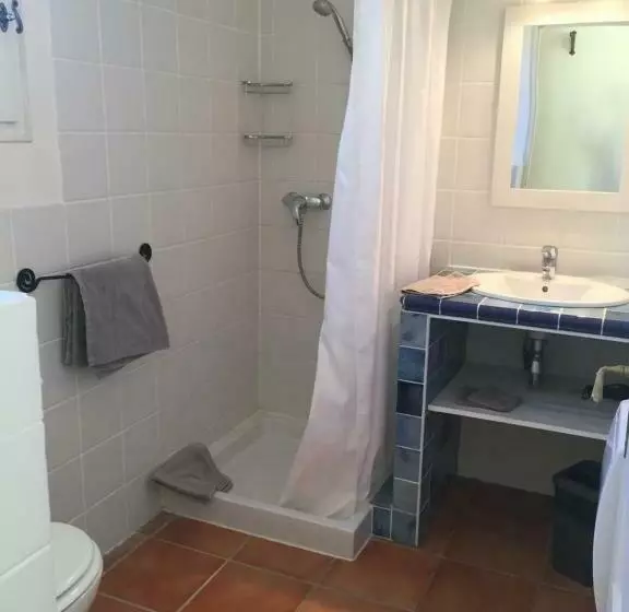 Majatalo Au Pied Du Ventoux