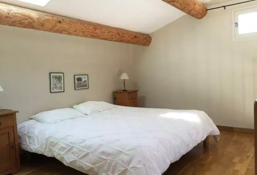 Majatalo Au Pied Du Ventoux