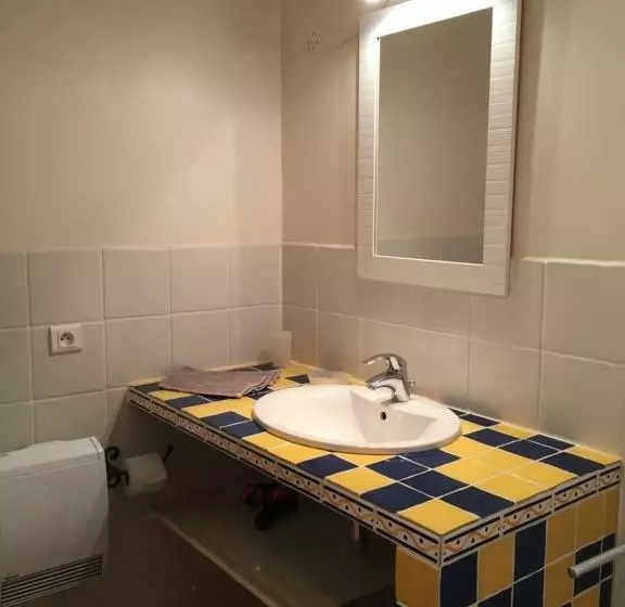 Majatalo Au Pied Du Ventoux