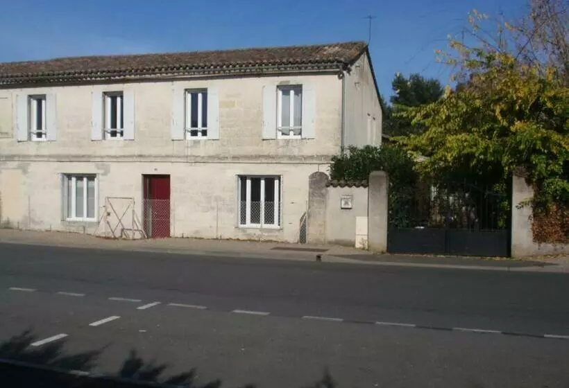 Aamiaismajoitus (B&B) La Maison D Alienor