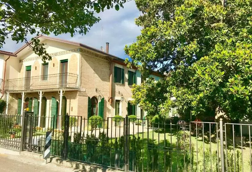 Aamiaismajoitus (B&B) Maison Elena