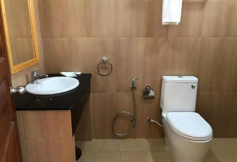 هتل Iris Beach Residence