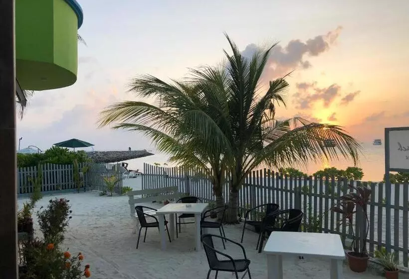 هتل Iris Beach Residence