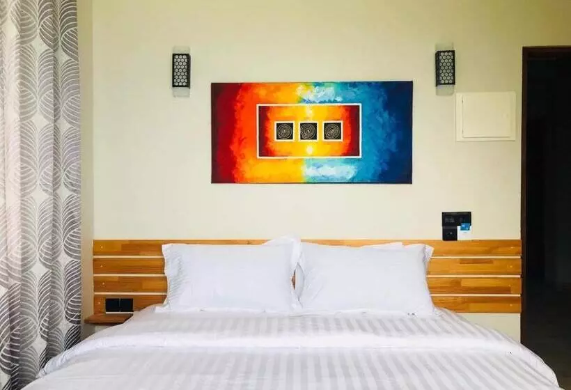 هتل Iris Beach Residence