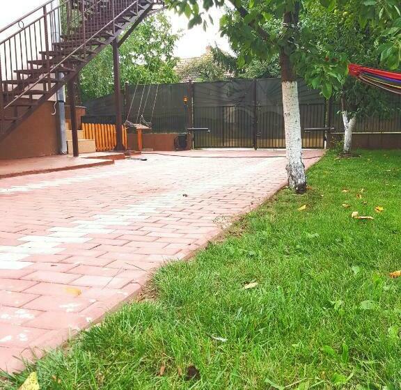 پانسیون Apulum Gardens