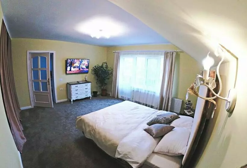 ペンション Apulum Gardens