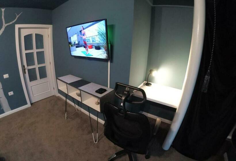 پانسیون Apulum Gardens