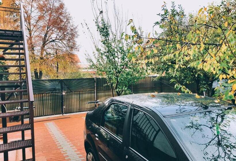 پانسیون Apulum Gardens