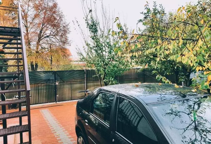 ペンション Apulum Gardens