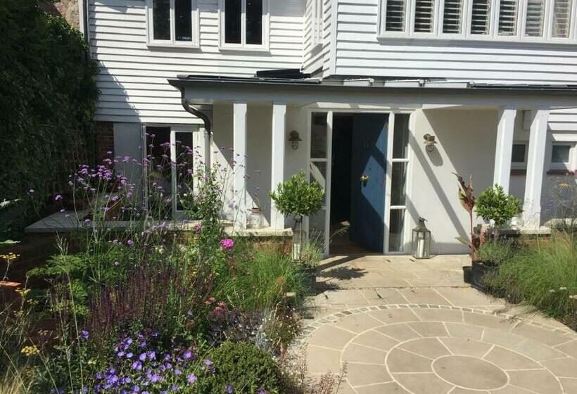 بنسيون Thames Edge Rooms