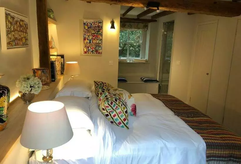 Majatalo Thames Edge Rooms