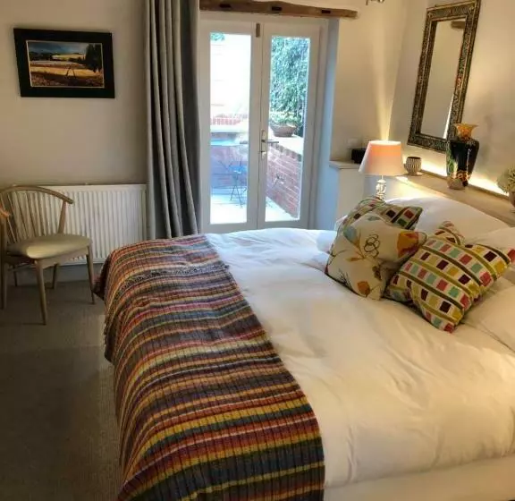 Majatalo Thames Edge Rooms