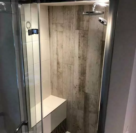 Majatalo Thames Edge Rooms