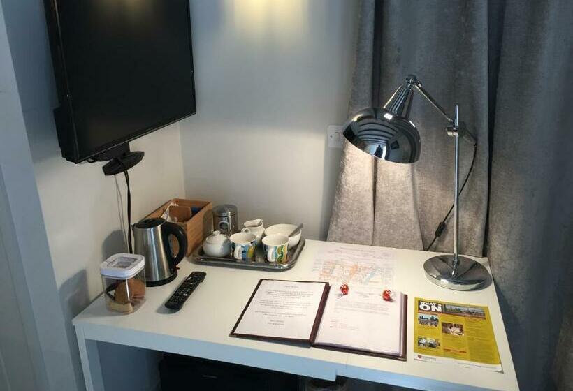 بنسيون Thames Edge Rooms