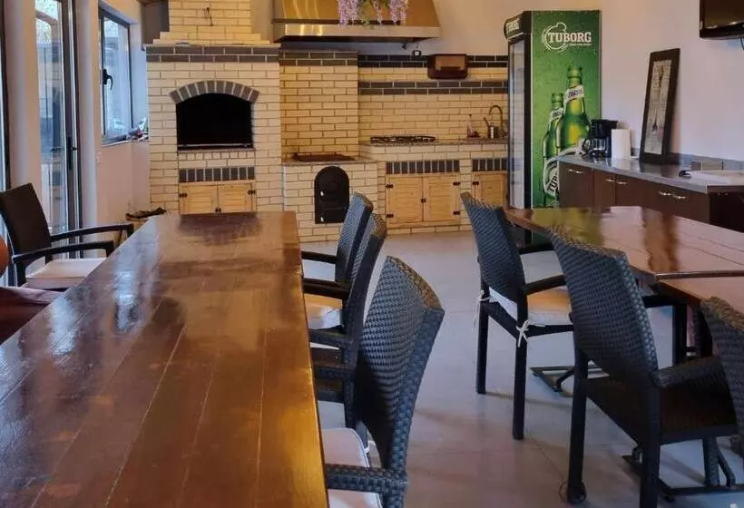Pensiunea Public House