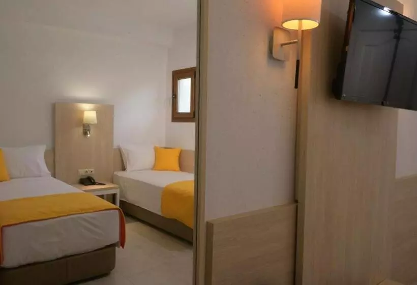 استراحتگاه Aristoteles Holiday Hotel And Spa