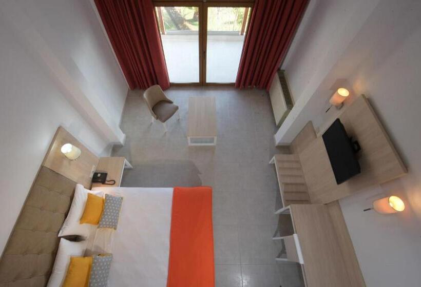 リゾートホテル Aristoteles Holiday Hotel And Spa