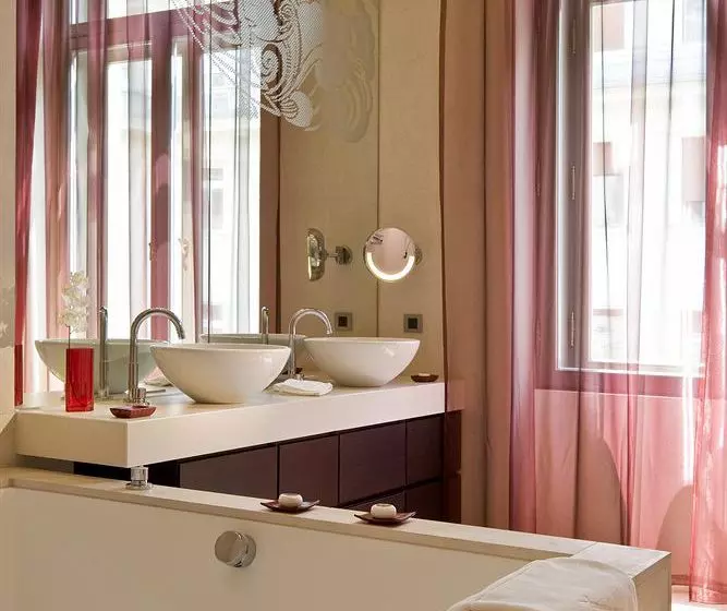 Buddha-Bar Hotel Budapest Klotild Palace