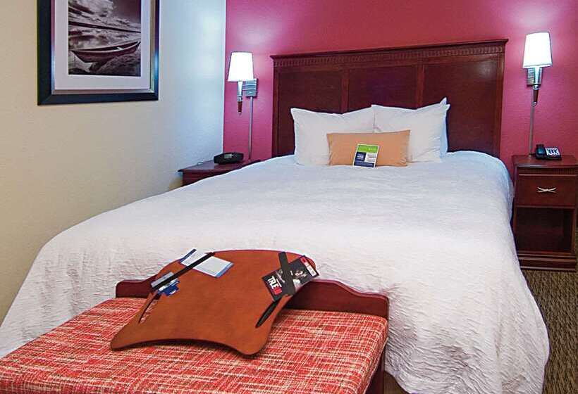 Hampton Inn & Suites Millington