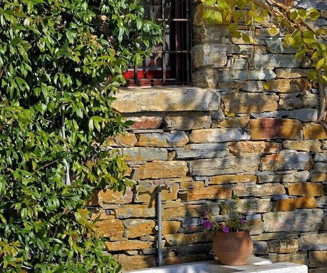 Отель Anovolios Boutique