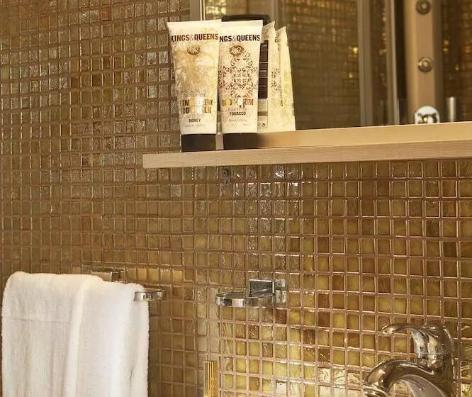 Hotel Avianto Suites