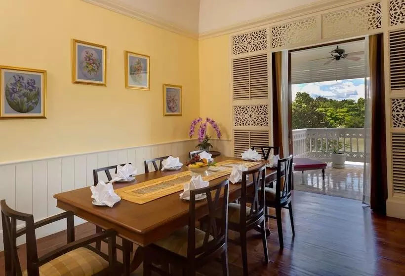 호텔 Dheva Mantra Resort