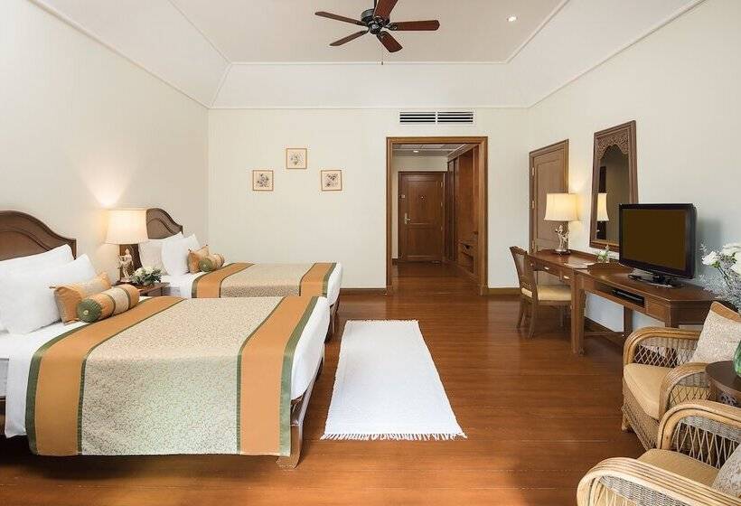 Hotel Dheva Mantra Resort