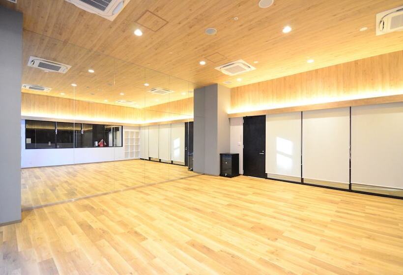 胶囊酒店 First Cabin Midosujinamba