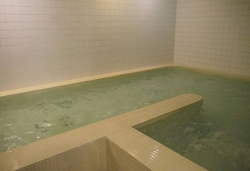 胶囊酒店 First Cabin Midosujinamba