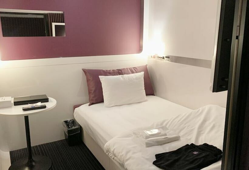 胶囊酒店 First Cabin Midosujinamba
