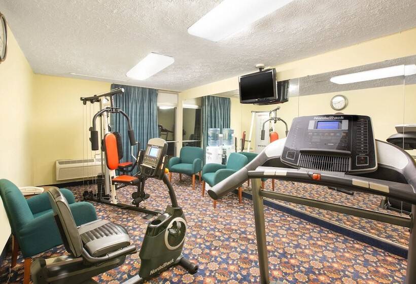 فندق Days Inn By Wyndham Grand Island I80