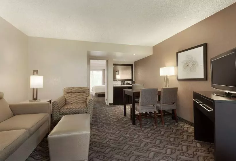 בית מלון כפרי Embassy Suites By Hilton Arcadia Pasadena Area