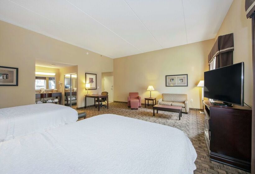 Отель Hampton Inn & Suites Burlington, Nc